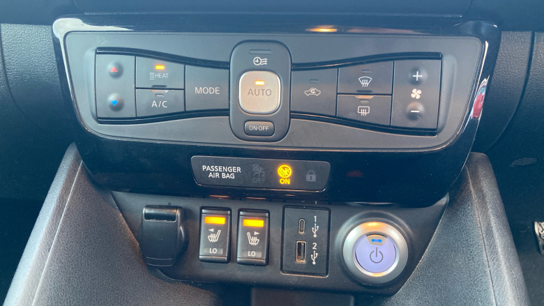 Nissan LEAF 110kW N-Connecta 39kWh 5dr Auto Electric Hatchback